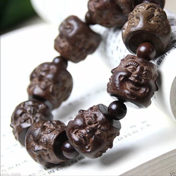 Wood carved peaceful Buddha bracelets - Picture 3 of 8